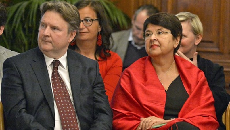 Renate Brauner und Bürgermeister Michael Ludwig erläutern im Ausland den „Wiener Weg“. (Bild: APA/HERBERT PFARRHOFER)