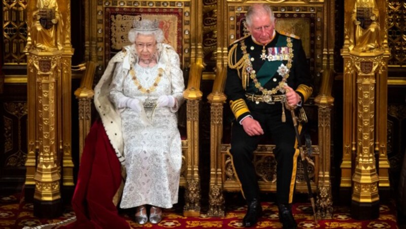 Queen Elizabeth und ihr Thronfolger Prinz Charles (Bild: AFP)