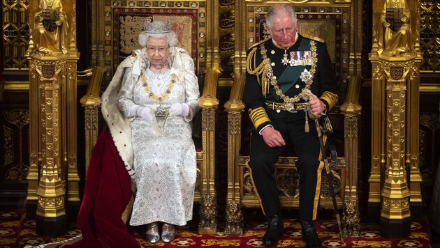 Queen Elizabeth und ihr Thronfolger Prinz Charles (Bild: AFP)