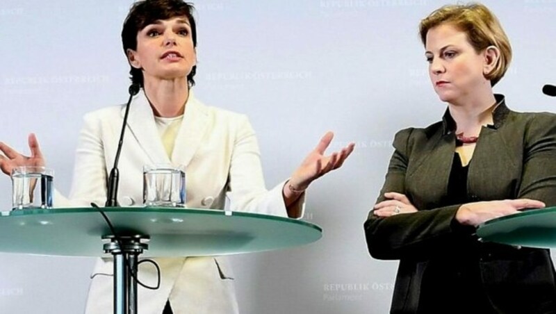Die Parteichefinnen Pamela Rendi-Wagner (SPÖ) und Beate Meinl-Reisiniger (NEOS) verkünden die Einsetzung eines U-Ausschusses. (Bild: APA/HELMUT FOHRINGER)