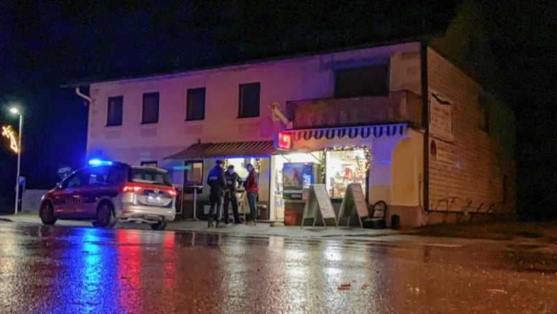 Salzburg, Thalgau Polizei Raubüberfall Überfall der nächste Überfall auf eine Trafik (Bild: Markus Tschepp)