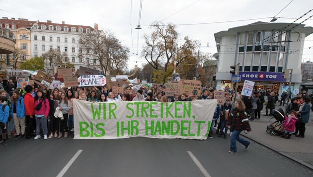Der Streik in der Grazer Innenstadt (Bild: © Elmar Gubisch)