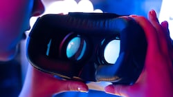 Bislang täuschen Virtual-Reality-Welten nur das Auge. Das japanische Start-up H2L will auch unsere anderen Sinne stimulieren. (Bild: stock.adobe.com)