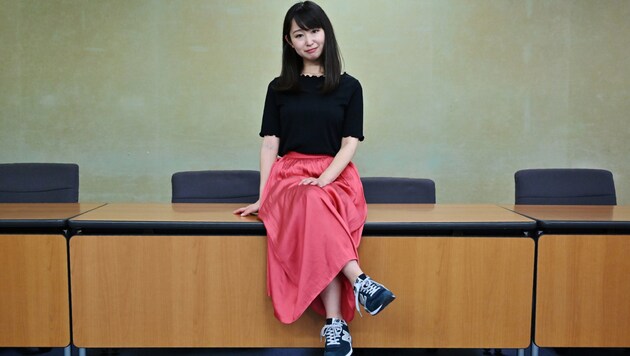 Die 32-jährige Aktivistin und Autorin Yumi Ishikawa kämpft gegen das Brillenverbot und den High-Heels-Zwang. (Bild: AFP)