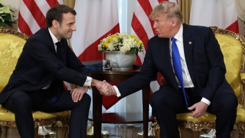 Frankreichs Präsident Emmanuel Macron mit US-Präsident Donald Trump (Bild: AP)