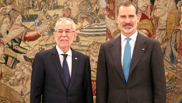 Bundespräsident Alexander Van der Bellen mit Spaniens König Felipe VI. (Bild: APA/BUNDESHEER/PETER LECHNER)