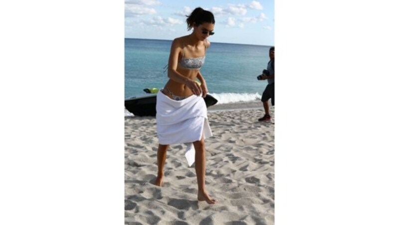 Kendall Jenner am Strand von Miami (Bild: www.PPS.at)