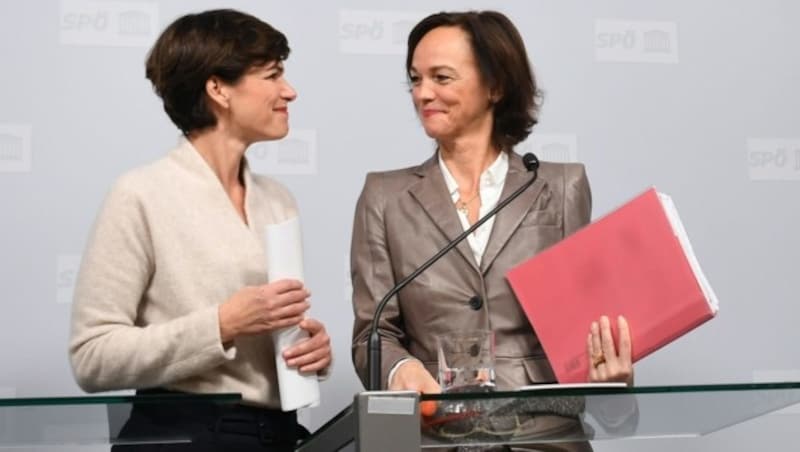 SPÖ-Chefin Pamela Rendi-Wagner und SPÖ-Bildungssprecherin Sonja Hammerschmid (Bild: APA/HELMUT FOHRINGER)
