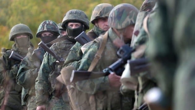 Prorussische Separatisten in der Nähe von Donezk (Bild: AFP)