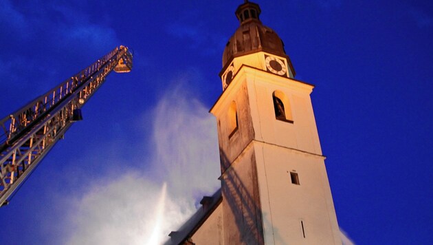 Opferstockdiebe schlugen in der Kirche in Kuchl zu. (Bild: FF Kuchl)