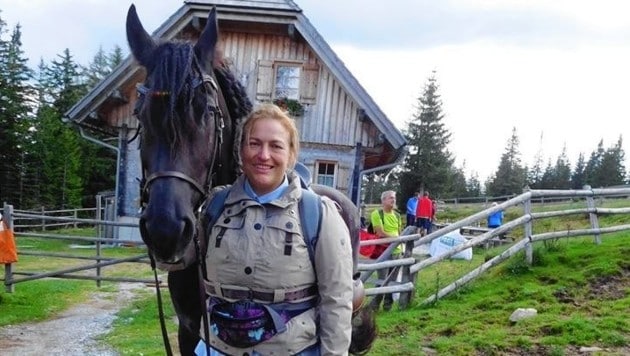 Tierärztin Krista Kammergrabner aus Nestelbach bei Graz - hier mit ihrem prächtigen Pferd Magic - würde nie ein verletztes Tier im Stich lassen! (Bild: zVg)
