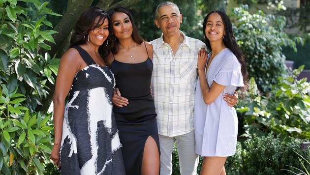 Mit diesem Foto grüßten die Obamas und ihre Töchter aus dem Thanksgiving-Urlaub. (Bild: www.twitter.com)