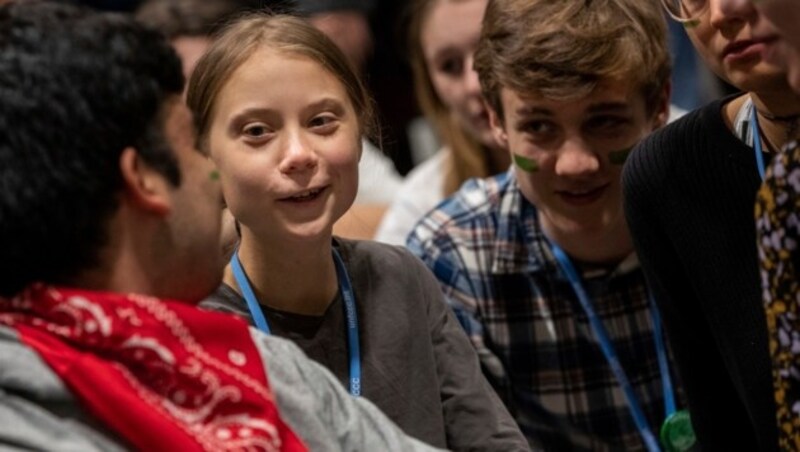 Greta Thunberg bei einem Sit-in für das Klima (Bild: AP)