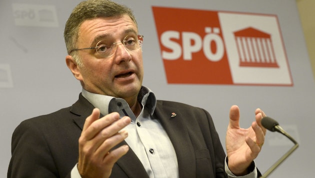 Hätte die SPÖ (im Bild der stellvertretende Klubobmann Jörg Leichtfried) den Antrag vorab der EU-Kommission zusenden müssen? (Bild: APA/HERBERT PFARRHOFER)