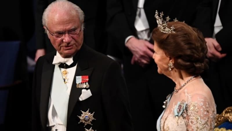 Schwedens König Carl XVI. Gustaf und Königin Silvia bei der Nobelpreisverleihung (Bild: AFP)