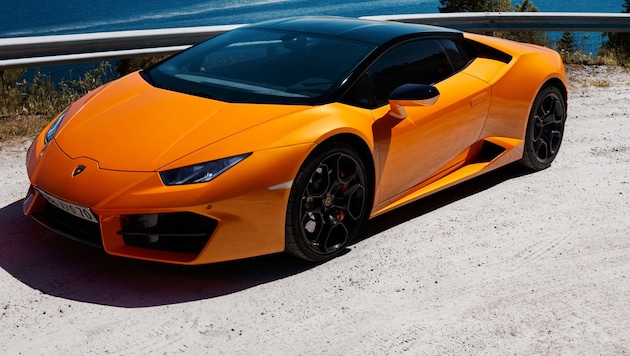 A Lamborghini (pictured here) was stolen from a car dealership in Neuhofen. (Bild: stock.adobe.com (Symbolbild))