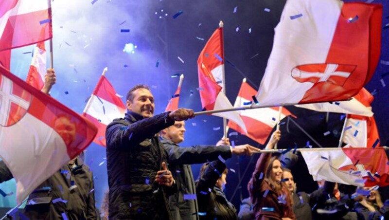 Strache bei der Wien-Wahl 2015 (Bild: APA/ROLAND SCHLAGER)