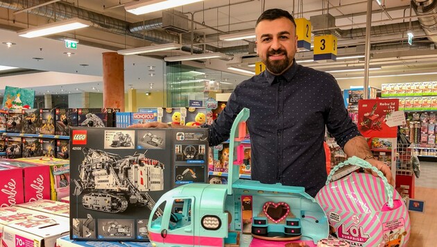 Spielwarenhändler Tohumci setzt auf Klassiker: Lego für Jungs und Püppchen für Mädchen. (Bild: Berger Hubert)