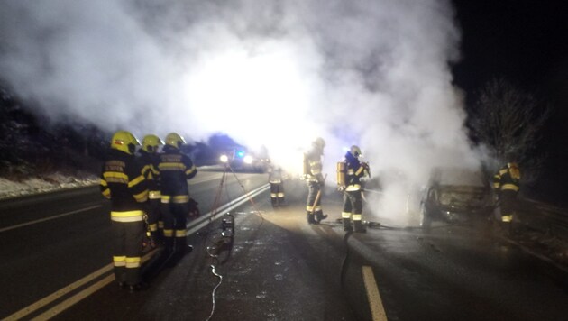 Die Aufgabe der Feuerwehren bestand in der Absicherung und dem Ausleuchten der Unfallstelle. (Bild: FF-Althofen )