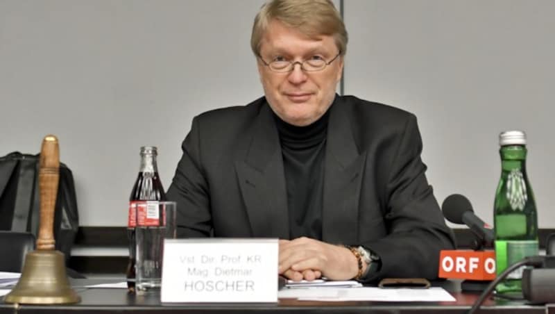 Teures Casinos-Trio: Dietmar Hoscher, ... (Bild: APA/HERBERT NEUBAUER)