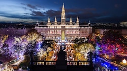 So hat man den Christkindlmarkt in Erinnerung. Doch dieses Jahr wird alles anders sein. (Bild: stadt wien marketing/Johannes Wiedl)