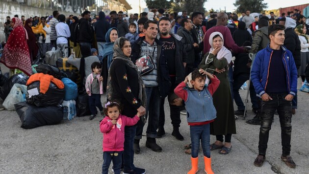 Flüchtlinge auf Lesbos (Bild: AFP)