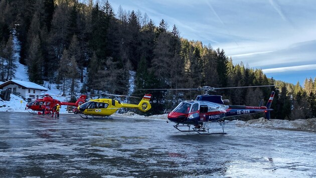 Mehrere Hubschrauber standen bei der Suchaktion im Einsatz. (Bild: LIEBL Daniel/zeitungsfoto.at)