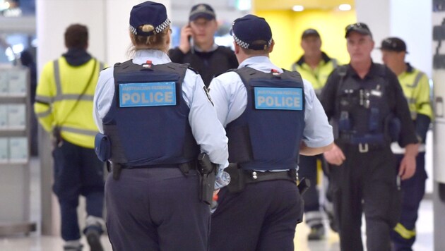 Polizeieinsatz am Flughafen von Sydney (Bild: AFP)