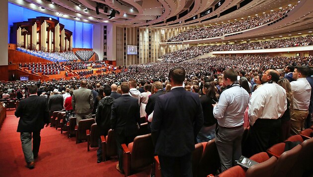 Der 189. Jahresversammlung der Kirche Jesu Christi der Heiligen der Letzten Tage wohnten im April 2019 in Salt Lake City, dem Zentrum der Bewegung, mehr als 20.000 Mormonen bei. (Bild: APA/AFP/GETTY IMAGES/GEORGE FREY)