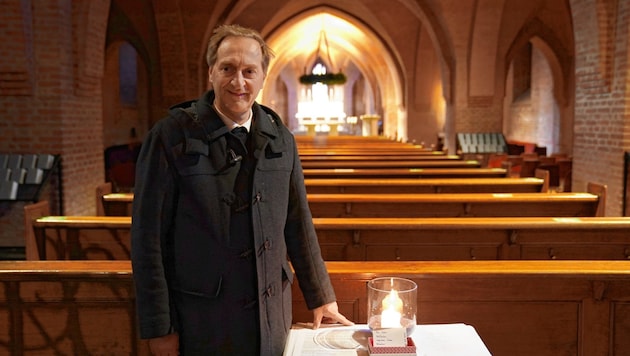 Pfarrer Matthias Keil bietet den Keller der Grazer Herz-Jesu-Kirche in der Weihnachtszeit als Raum der Stille an. (Bild: Sepp Pail)
