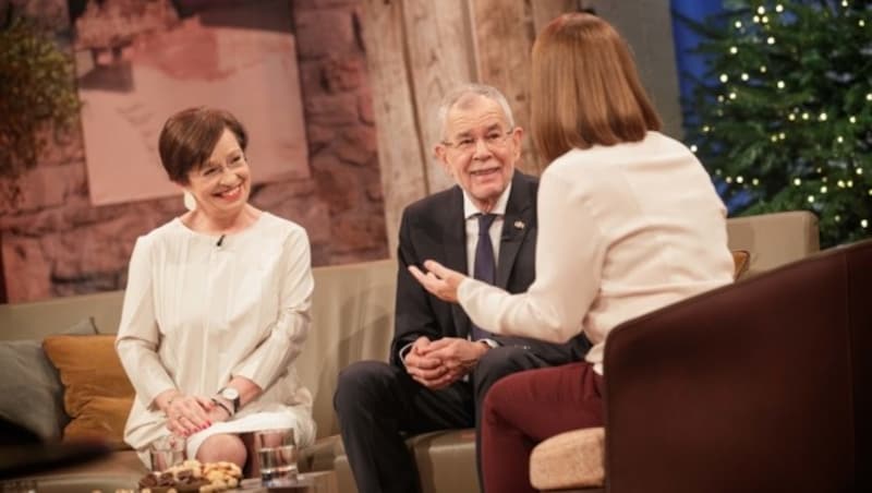 Bundespräsident Alexander Van der Belllen und Gattin Doris Schmidauer (Bild: APA/BUNDESHEER/PETER LECHNER)