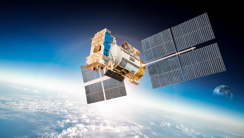 Die GPS-Satelliten in 20.000 Kilometern Höhe sind für Raketen schwer zu erreichen. (Bild: stock.adobe.com)