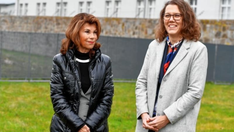 Kanzlerin Brigitte Bierlein und Bildungsministerin Iris Rauskala (Bild: Harald Dostal)