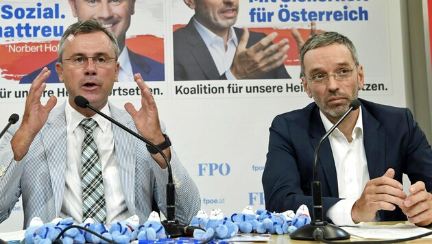 Die FPÖ-Politiker Norbert Hofer und Herbert Kickl (Bild: APA/HANS KLAUS TECHT)
