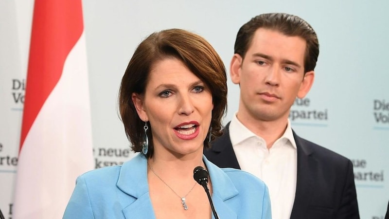 Wer übernimmt nun bei der ÖVP? Karoline Edtstadler? Sebastian Kurz sagte vorerst ab. (Bild: APA/HELMUT FOHRINGER)