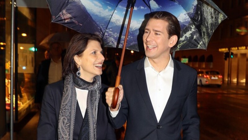 Sebastian Kurz holt Karoline Edtstadler - hier bei einer Veranstaltung in Salzburg im März 2019 - für die „neue Bundesregierung“ zurück nach Wien. (Bild: APA/Franz Neumayr)