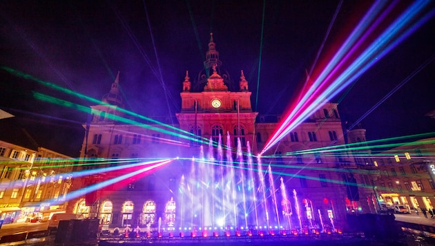 Laser, Wasser, Licht und Musik gibt es statt einem Feuerwerk in gleich fünf Shows (Bild: Erwin Scheriau)