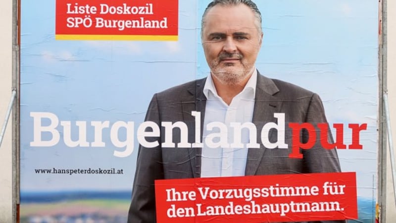 Ein Plakat der SPÖ-Burgenland-Kampagne mit Spitzenkandidat Doskozil (Bild: APA/CHRISTIAN GMASZ)