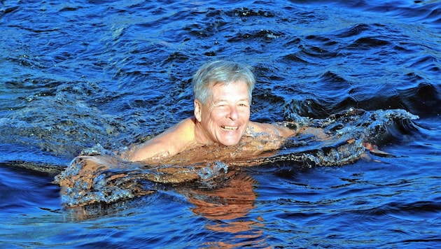 LH Peter Kaiser ist nicht nur begeisterter Läufer; er springt auch gern ins Wasser. Und sei es auch noch so kalt. (Bild: Hermann Sobe)