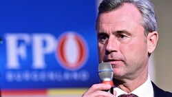 Sag zum Abschied seltsam Servus: FPÖ-Chef Norbert Hofer erklärte am Dienstag auf Twitter seinen Rücktritt, zog das wenig später zurück, um den Abgang dann doch wieder zu bestätigen. (Bild: APA/HANS PUNZ)