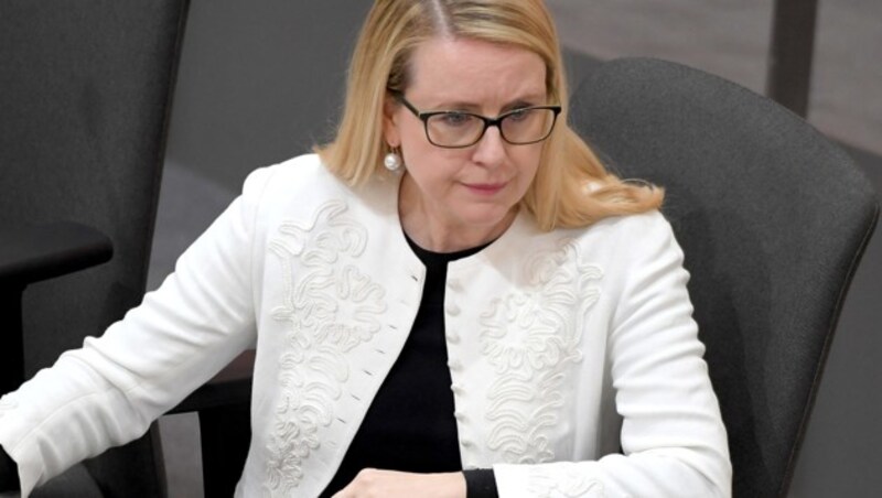 Wieder Wirtschaft: Margarete Schramböck (ÖVP) (Bild: APA/ROLAND SCHLAGER)