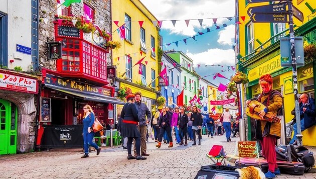 Das bunte und quirlige Galway ist im Jahr 2020 Kulturhauptstadt und lernte von Linzer Erfahrungen. (Bild: Galway Tourism)