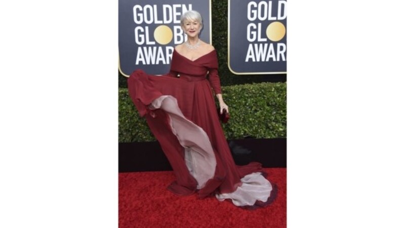 Top: Helen Mirren in einer roten Robe von Dior samt Vier-Millionen-Dollar-Schmuck (Bild: Jordan Strauss/Invision/AP)