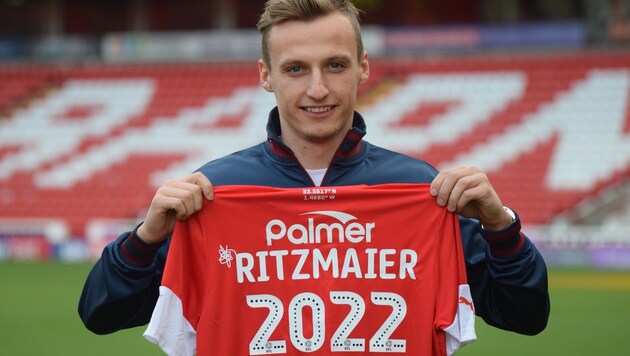 Signierte beim FC Barnsley bis 2022: Marcel Ritzmaier (Bild: FC Barnsley)