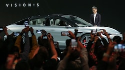 Sony-Präsident Kenichiro Yoshida bei der Vorstellung des Vision-S (Bild: AFP)