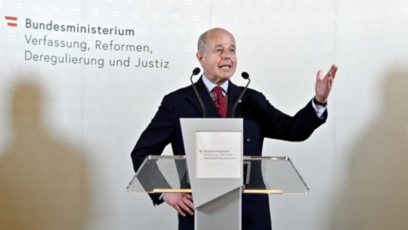 Ex-Justizminister Clemens Jabloner (Bild: APA/HERBERT NEUBAUER)