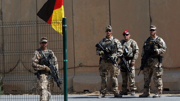 Deutsche Bundeswehrsoldaten in Erbil (Bild: APA/AFP/SAFIN HAMED)