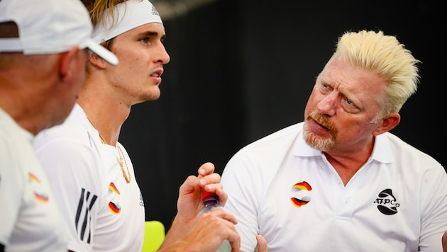 Boris Becker (re.) und Alexander Zverev (Bild: APA/AFP/Patrick HAMILTON)