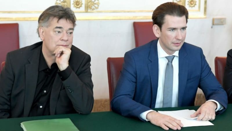 Vizekanzler Werner Kogler und Bundeskanzler Sebastian Kurz (Bild: APA/Roland Schlager)