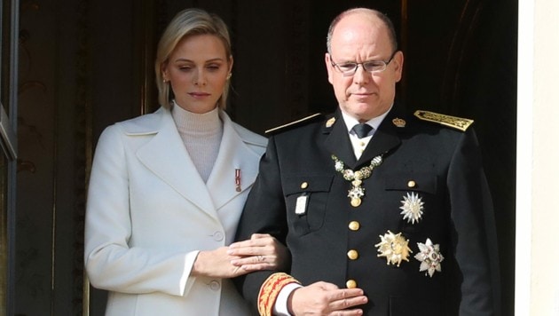 Charlene von Monaco mit Fürst Albert (Bild: AFP)